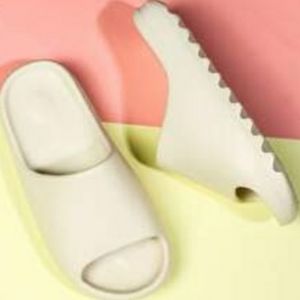 Yeezy Slides *review size chart in description *
